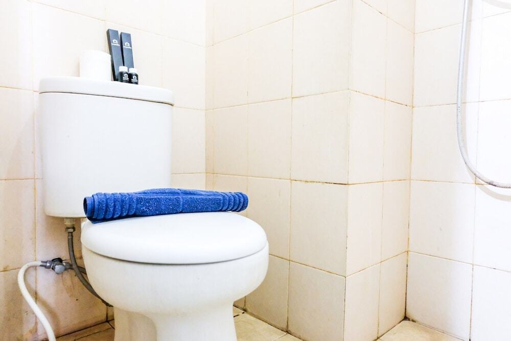 Южный Тангеранг: Minimalist Studio at Serpong Greenview Apartment