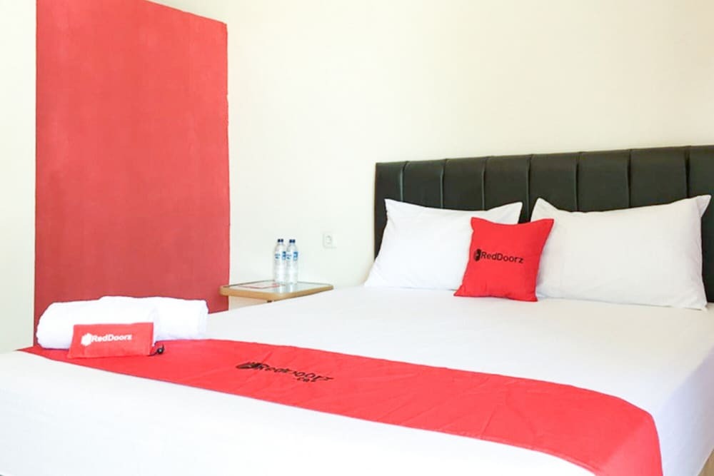 Соронг: RedDoorz @ Simpang Lima Jupiter