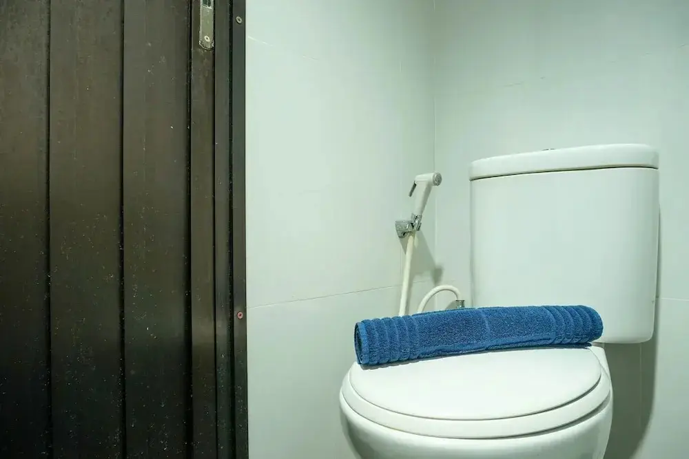 Джакарта: Best Spacious Studio Belmont Residence Puri Apartment