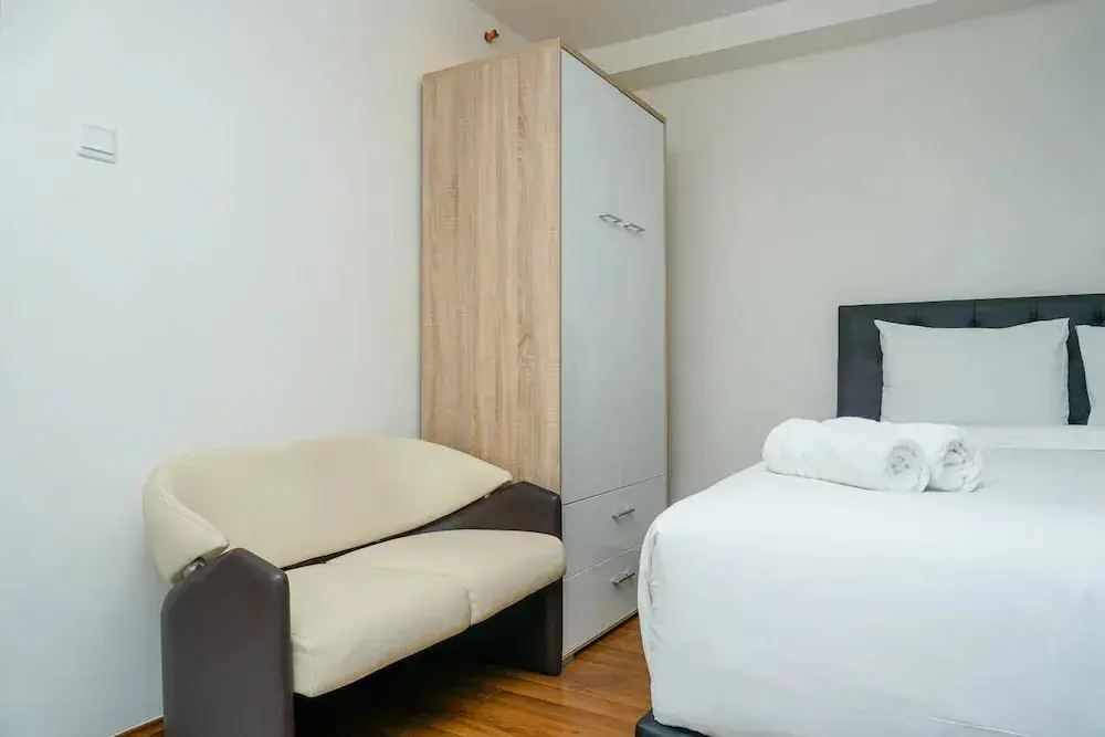 Джакарта: Best Spacious Studio Belmont Residence Puri Apartment