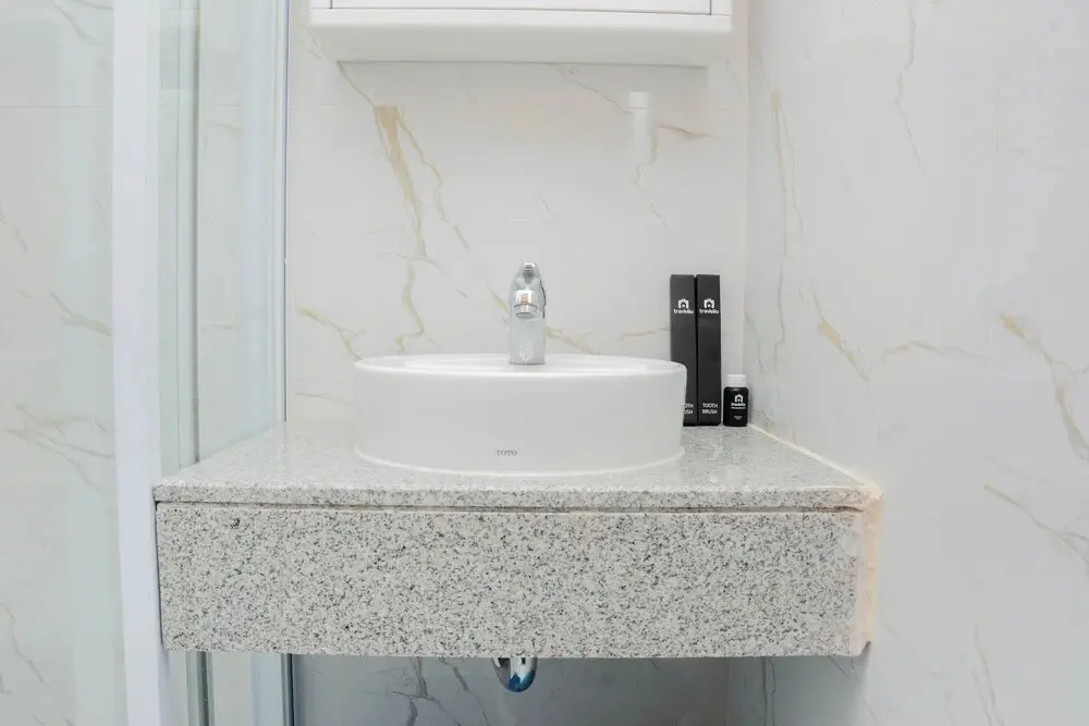Бекаси: Comfy and Warm Studio Grand Kamala Lagoon Apartment
