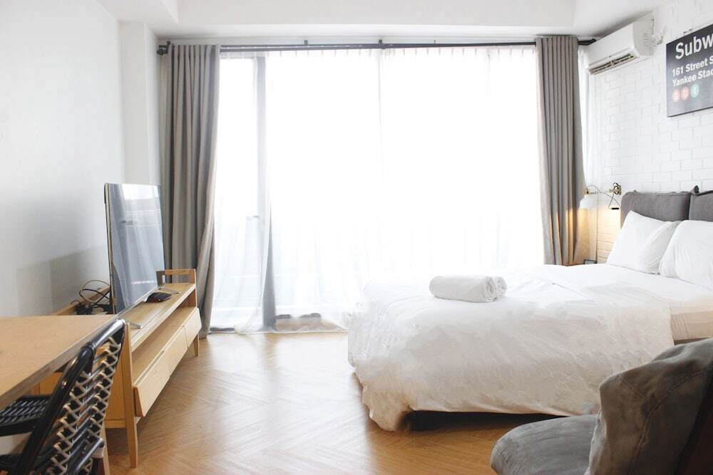 Бандунг: Comfy & Artsy Studio at Beverly Dago Apartment