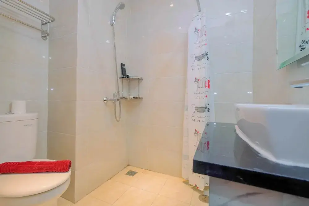 Чикаранг: Cozy and Minimalist Studio Apartment @ Mustika Golf Residence