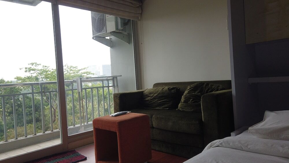 Бандунг: Unique Studio Galeri Ciumbuleuit Apartment near Dago