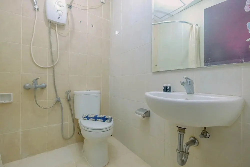 Джакарта: Best Price Modern Studio Apartment at Nifarro Park