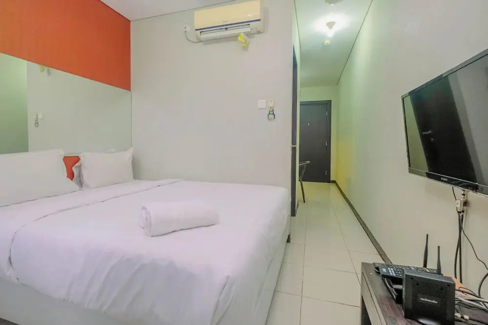 Джакарта: Best Price Modern Studio Apartment at Nifarro Park