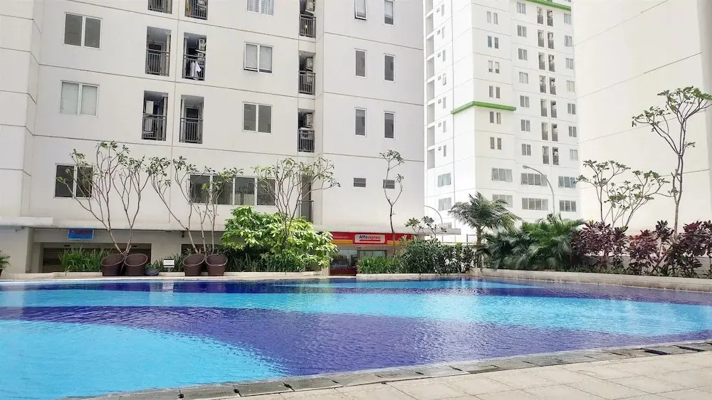 Джакарта: Beautiful and Comfy 2BR at Bassura City Apartment