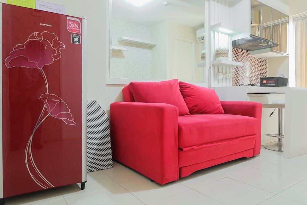 Beautiful and Comfy 2BR at Bassura City Apartment — фото 1