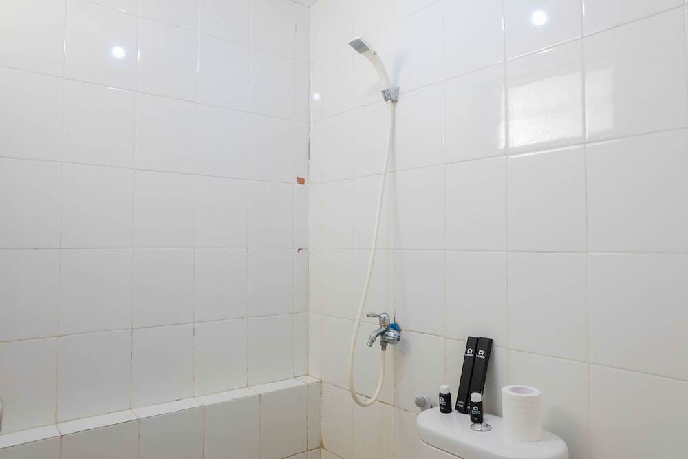 Джакарта: Beautiful and Comfy 2BR at Bassura City Apartment