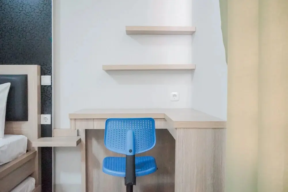 Legok: Comfy Studio at Trimezia Beverly Apartment By Travelio