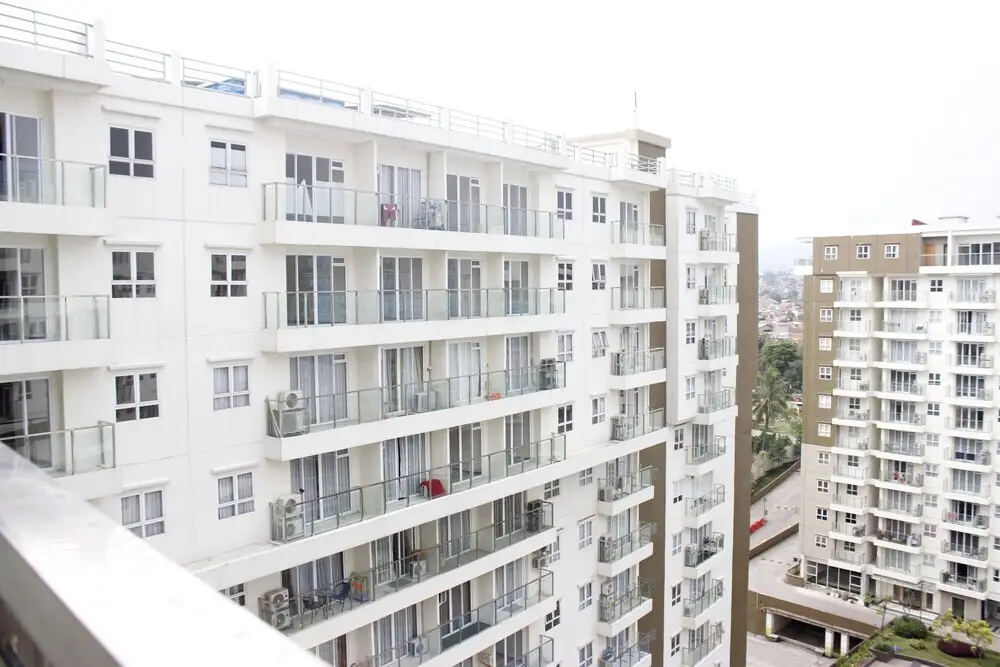 Бандунг: Modern & Stylish 2BR at Gateway Pasteur Apartment By Travelio