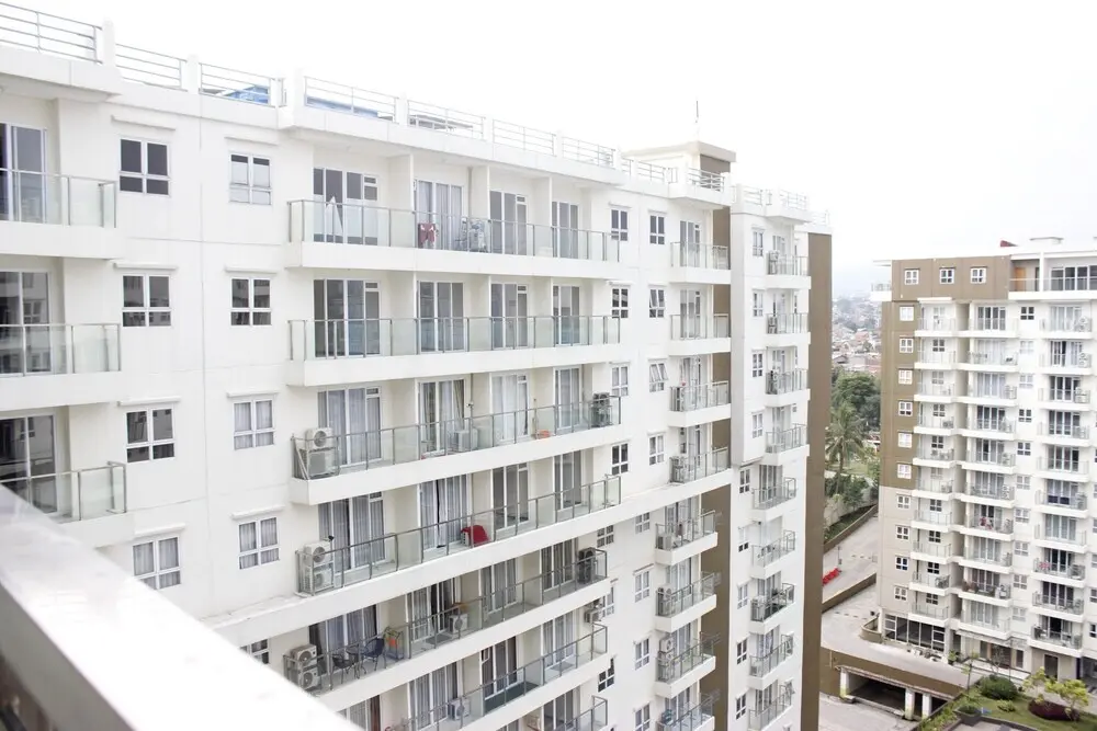 Бандунг: Modern & Stylish 2BR at Gateway Pasteur Apartment By Travelio