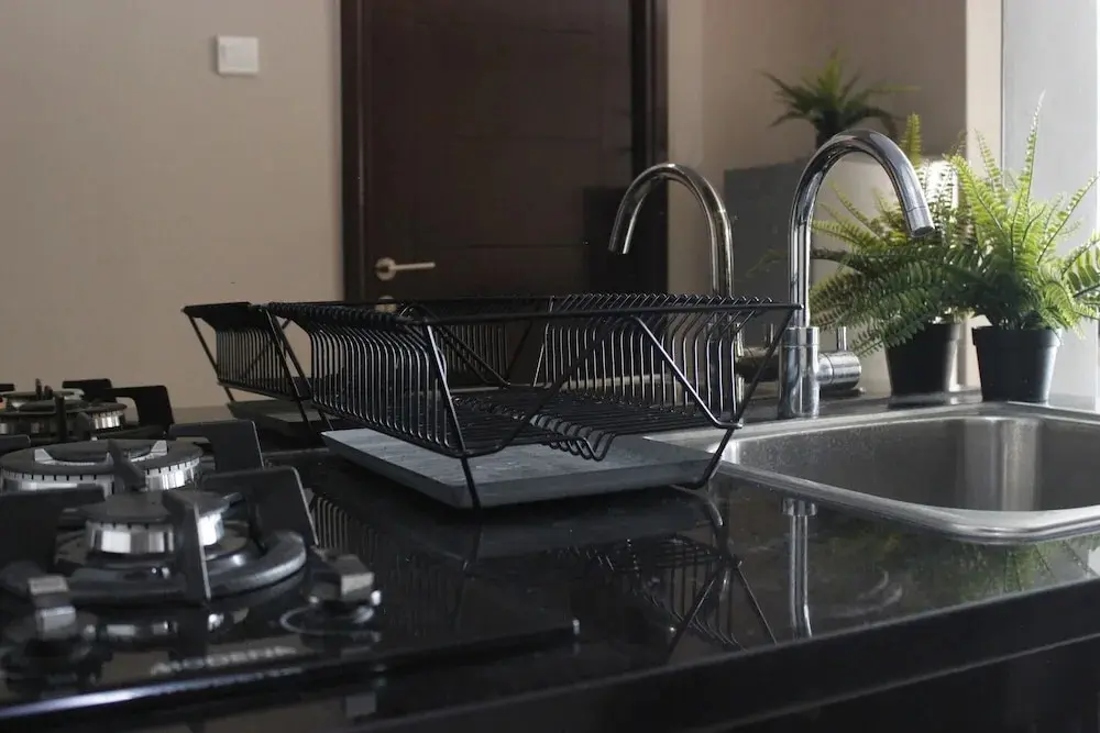 Бандунг: Modern & Stylish 2BR at Gateway Pasteur Apartment By Travelio