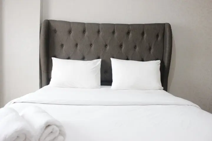 Бандунг: Modern & Stylish 2BR at Gateway Pasteur Apartment By Travelio