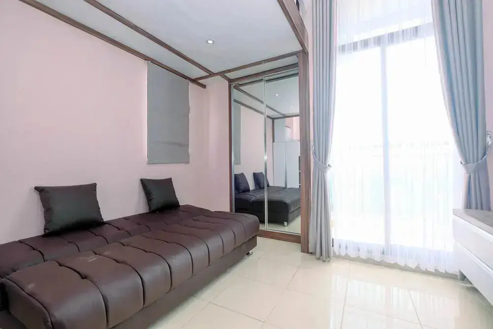 Депок: Minimalist and Comfy Studio Dave Apartment By Travelio