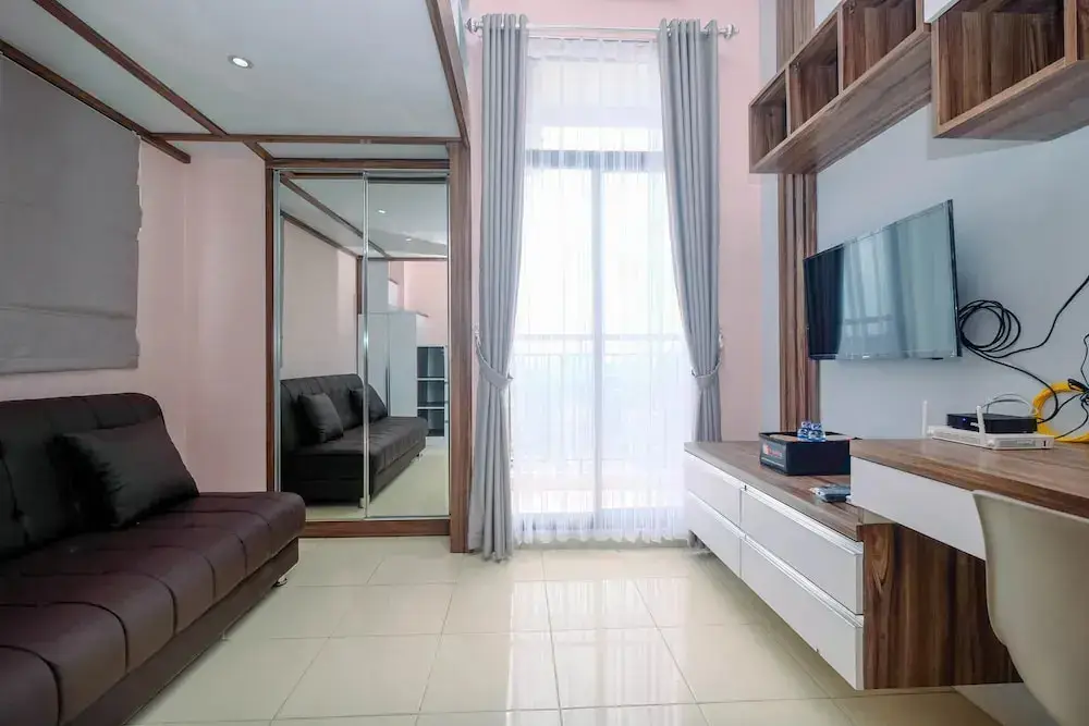 Депок: Minimalist and Comfy Studio Dave Apartment By Travelio