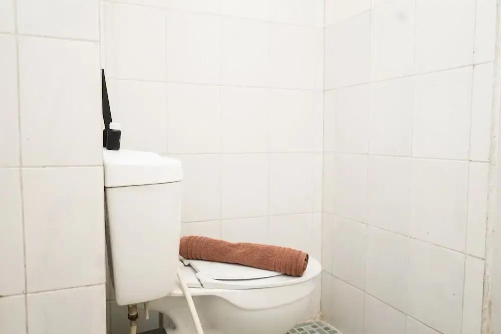 Джакарта: Warm 2BR Apartment Cibubur Village