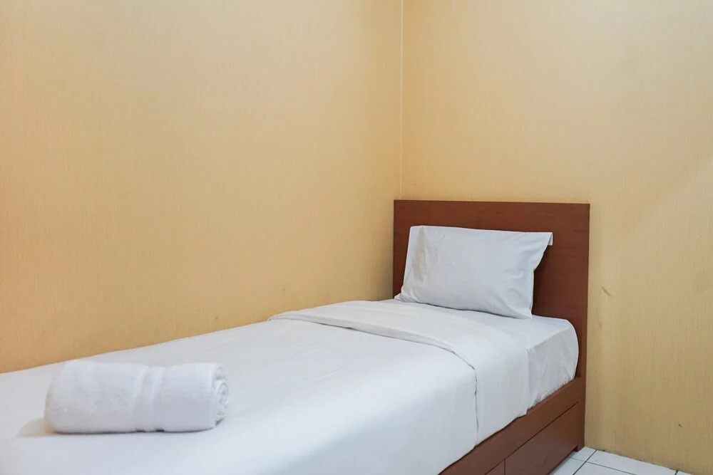 Джакарта: Warm 2BR Apartment Cibubur Village