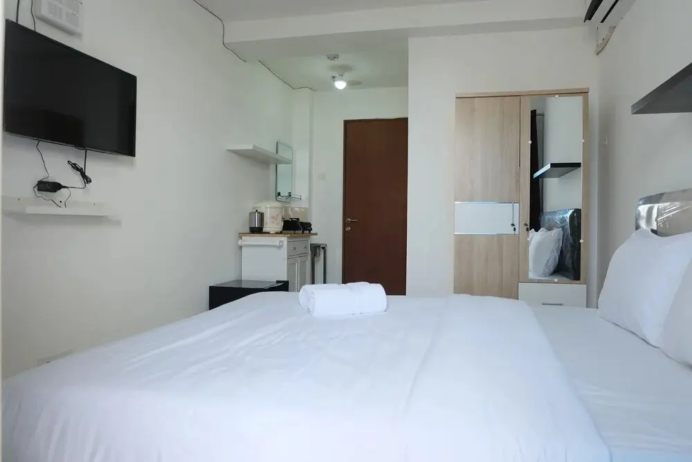Джакарта: Studio near Bella Terra Mall at Tifolia Apartment