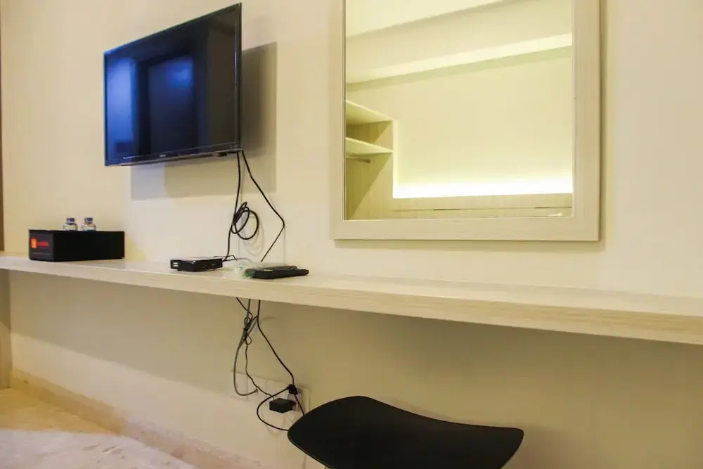 Джакарта: New Studio with Sea View at Gold Coast Apartment