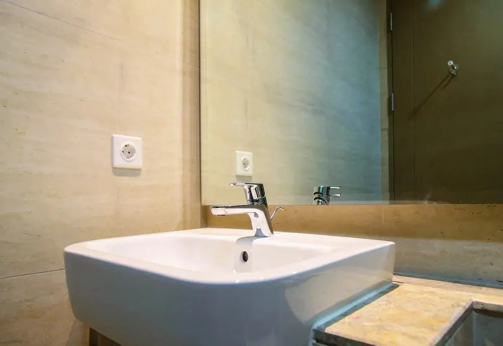 Джакарта: New Studio with Sea View at Gold Coast Apartment