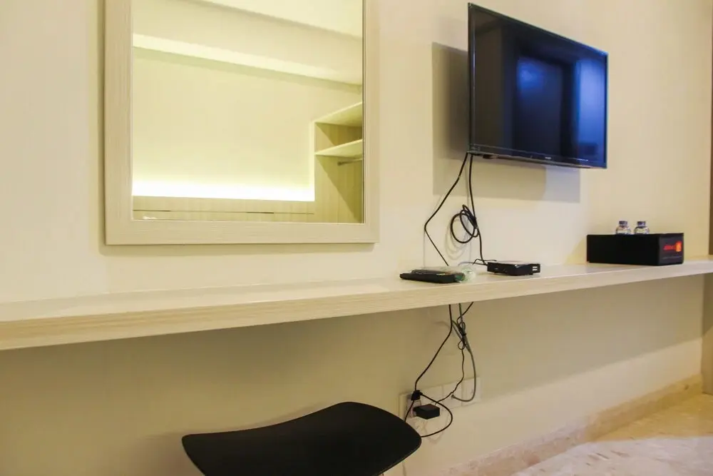Джакарта: Cozy Stay Studio Room at Gold Coast Apartment