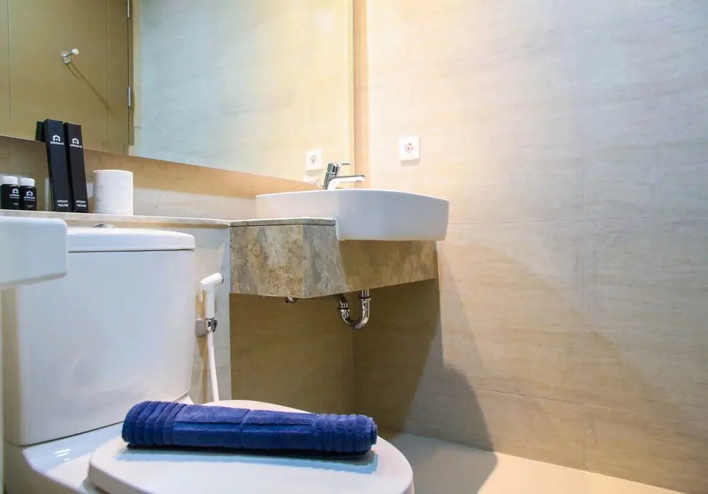 Джакарта: Cozy Stay Studio Room at Gold Coast Apartment