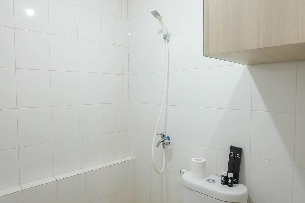 Джакарта: Well Furnished 2BR Bassura City Apartment