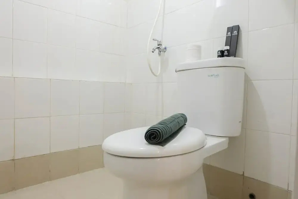 Джакарта: Well Furnished 2BR Bassura City Apartment