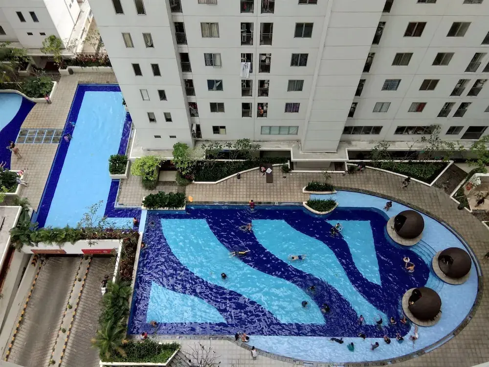 Джакарта: Well Furnished 2BR Bassura City Apartment