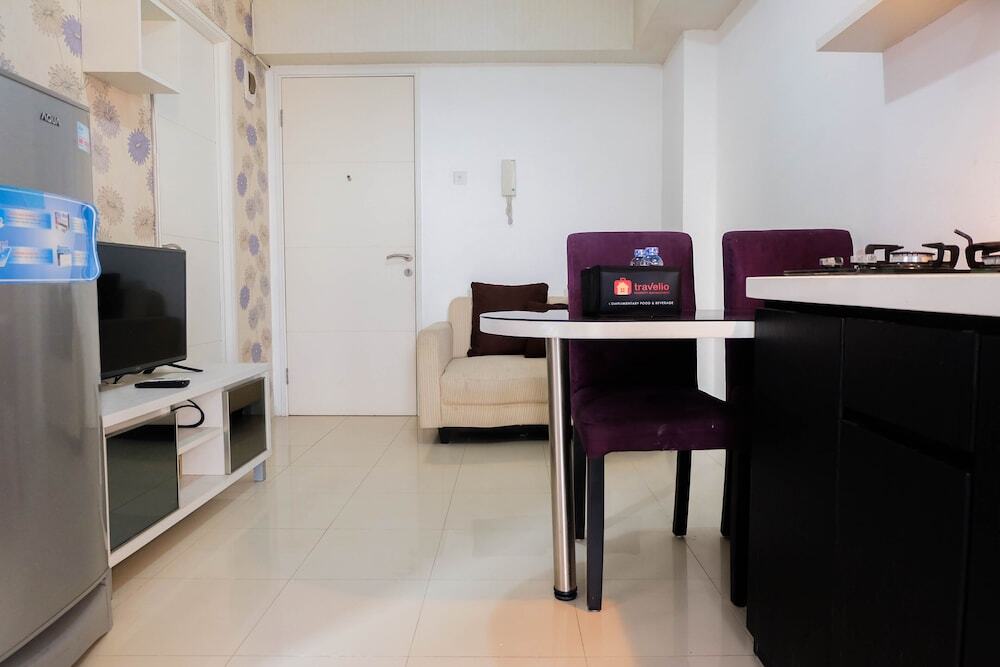 Джакарта: Comfortable 2BR at Bassura City Apartment