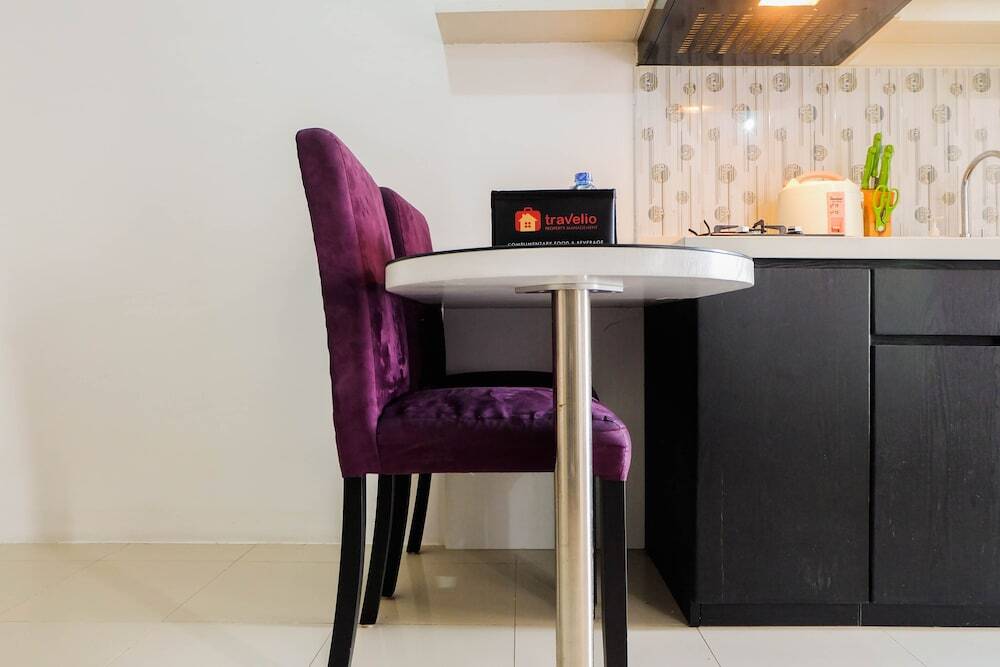 Джакарта: Comfortable 2BR at Bassura City Apartment