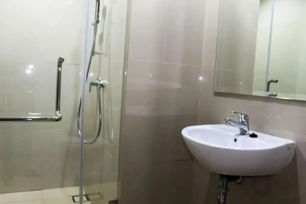 Legok: Minimalist 1BR Apartment at M-Town Signature