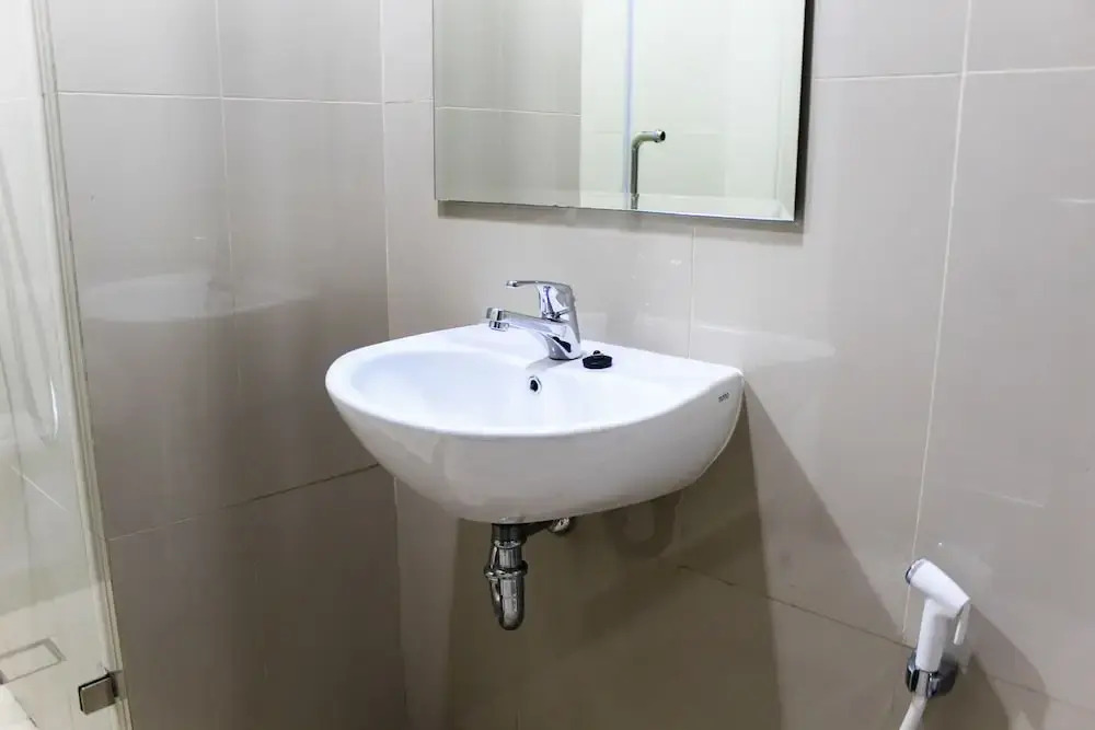 Legok: Minimalist 1BR Apartment at M-Town Signature