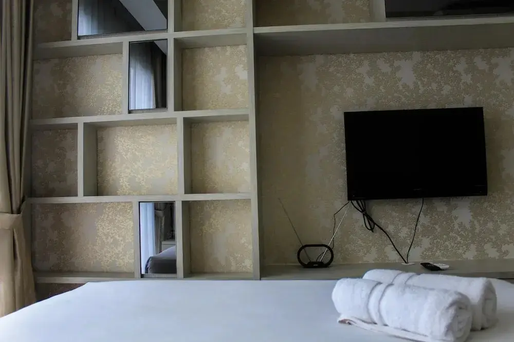 Legok: Minimalist 1BR Apartment at M-Town Signature