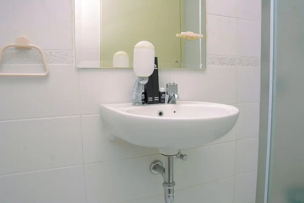 Джакарта: Pleasant Studio Apartment at City Home MOI