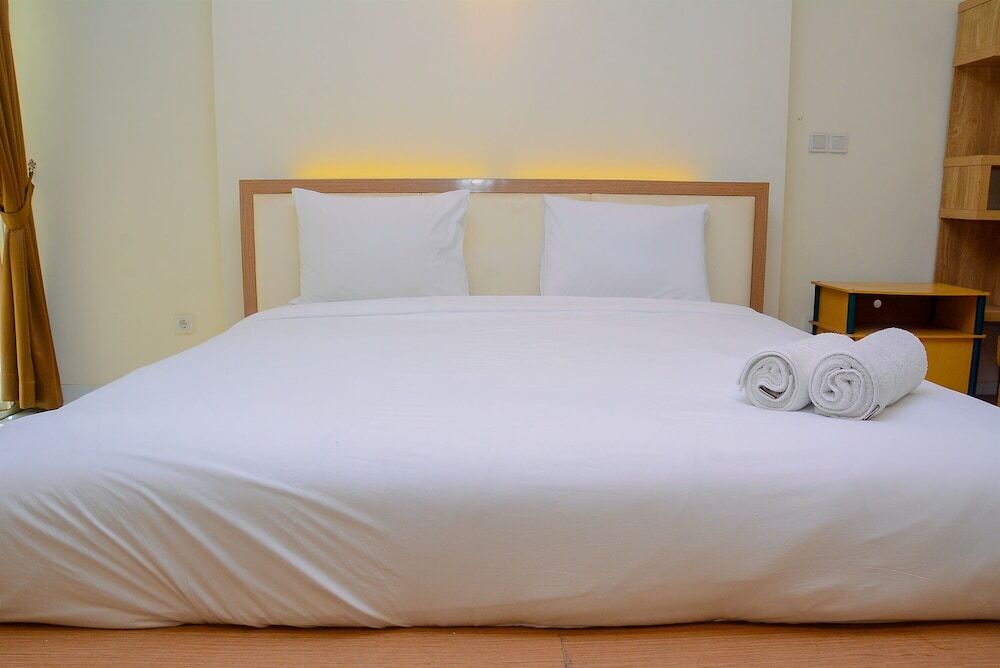 Джакарта: Pleasant Studio Apartment at City Home MOI