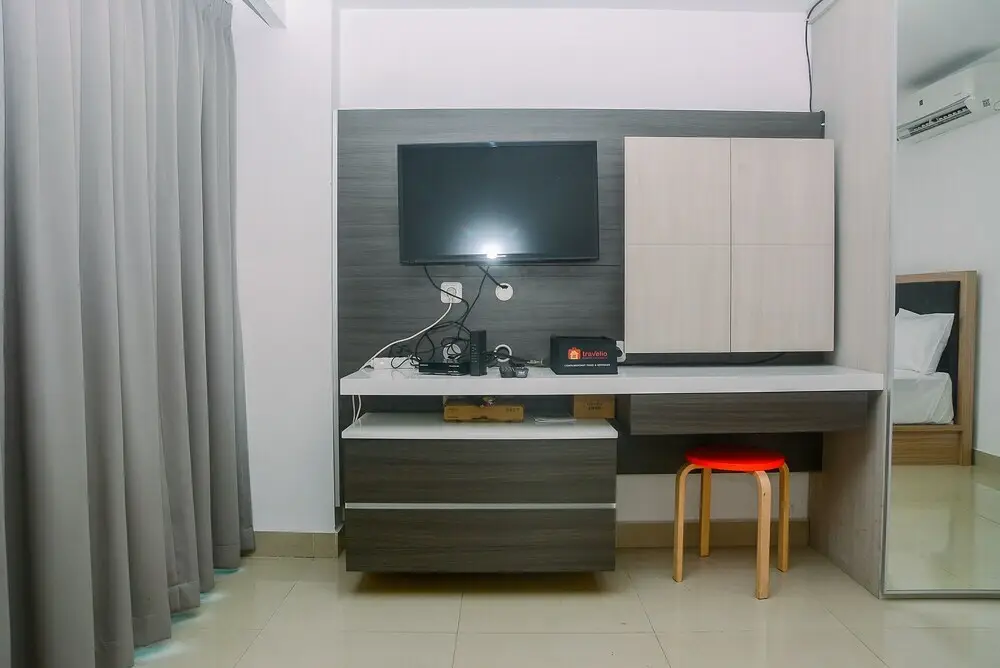 Джакарта: Cozy With Modern Design Studio Apartment At Tamansari The Hive