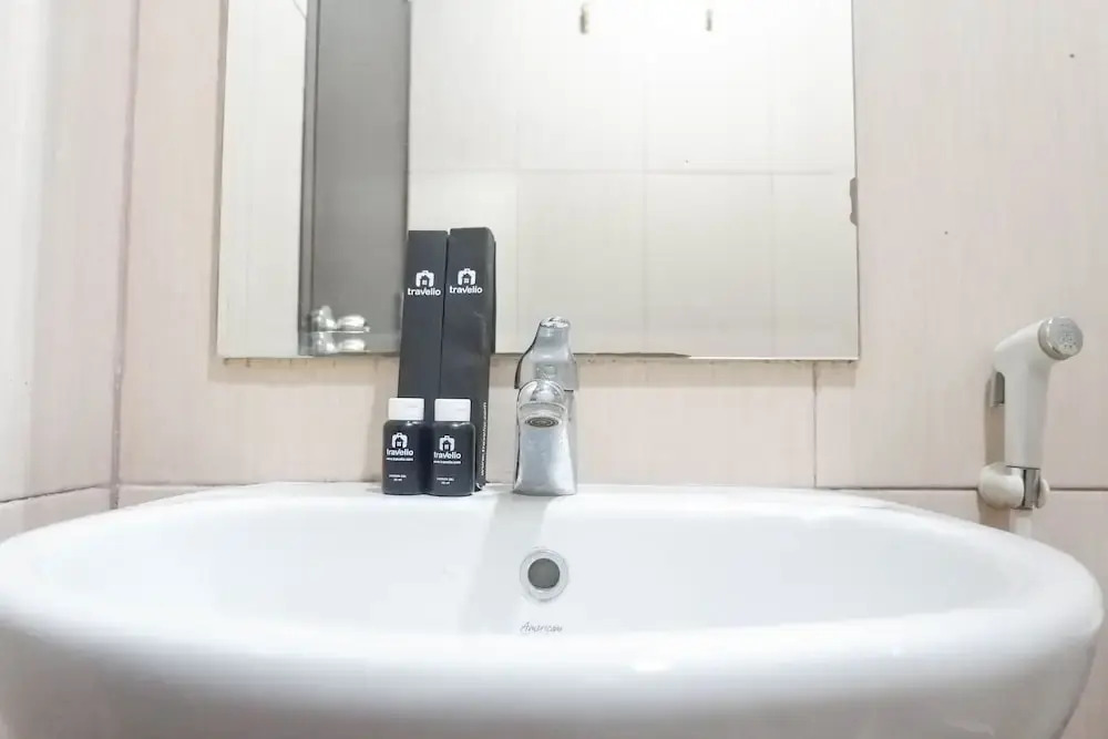 Сурабая: Minimalist 2BR Apartment at Tamansari Papilio