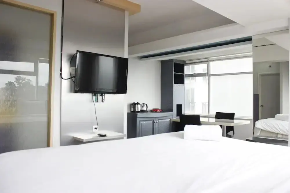 Бандунг: Spacious & Trendy Studio at Jarrdin Cihampelas Apartment