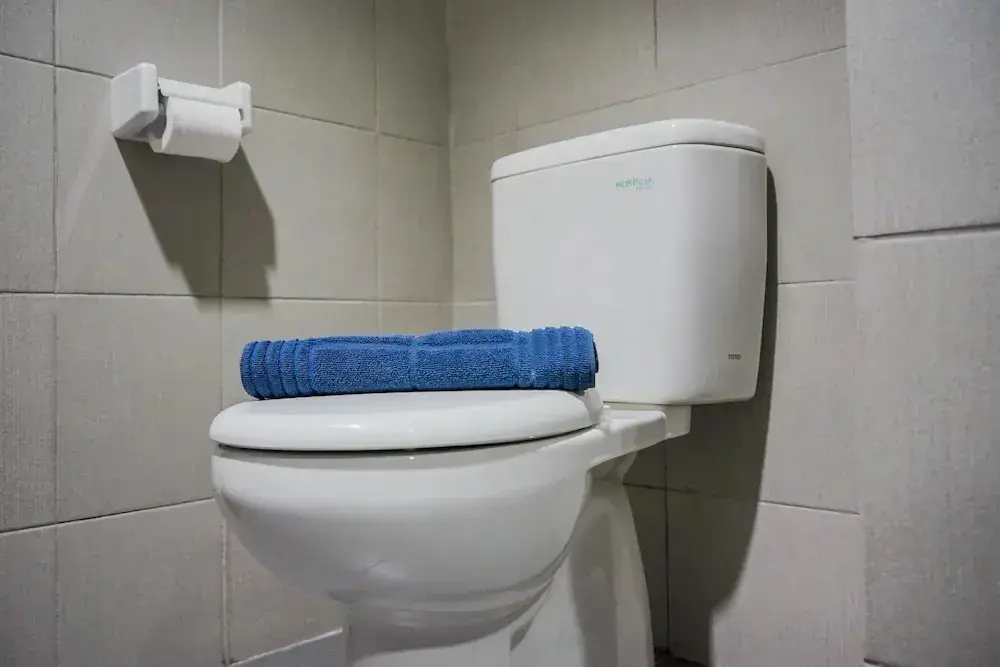 Южный Тангеранг: Minimalist Studio Bintaro Icon Apartment near British School