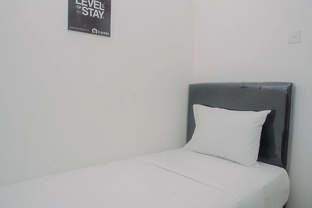 Джакарта: 2BR Bassura City Apartment Pool View near Bassura Mall