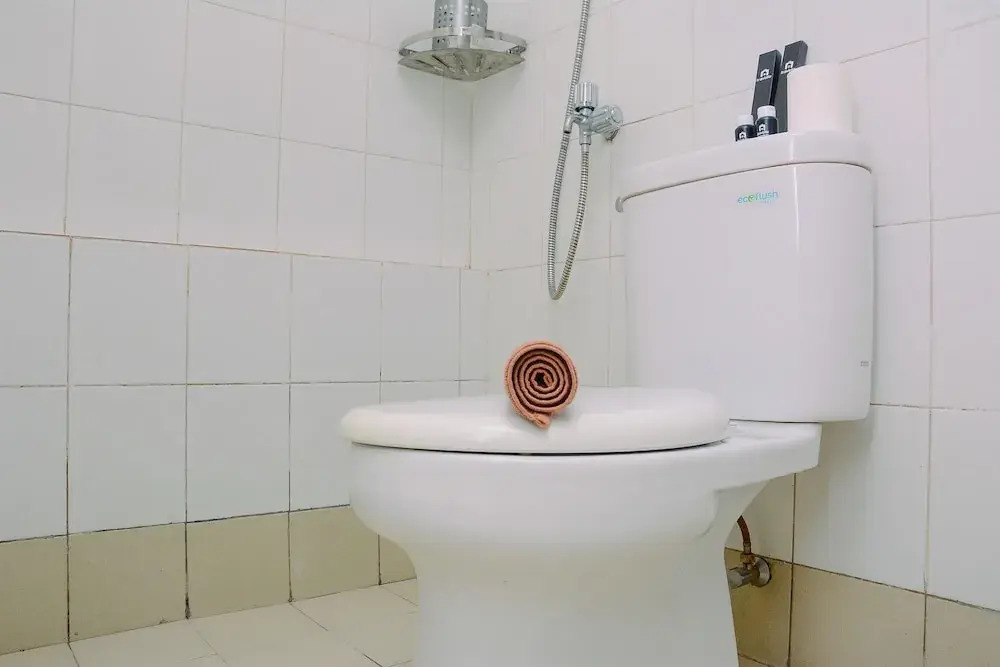 Джакарта: Fully Furnished and Cozy 2BR at Bassura City Apartment
