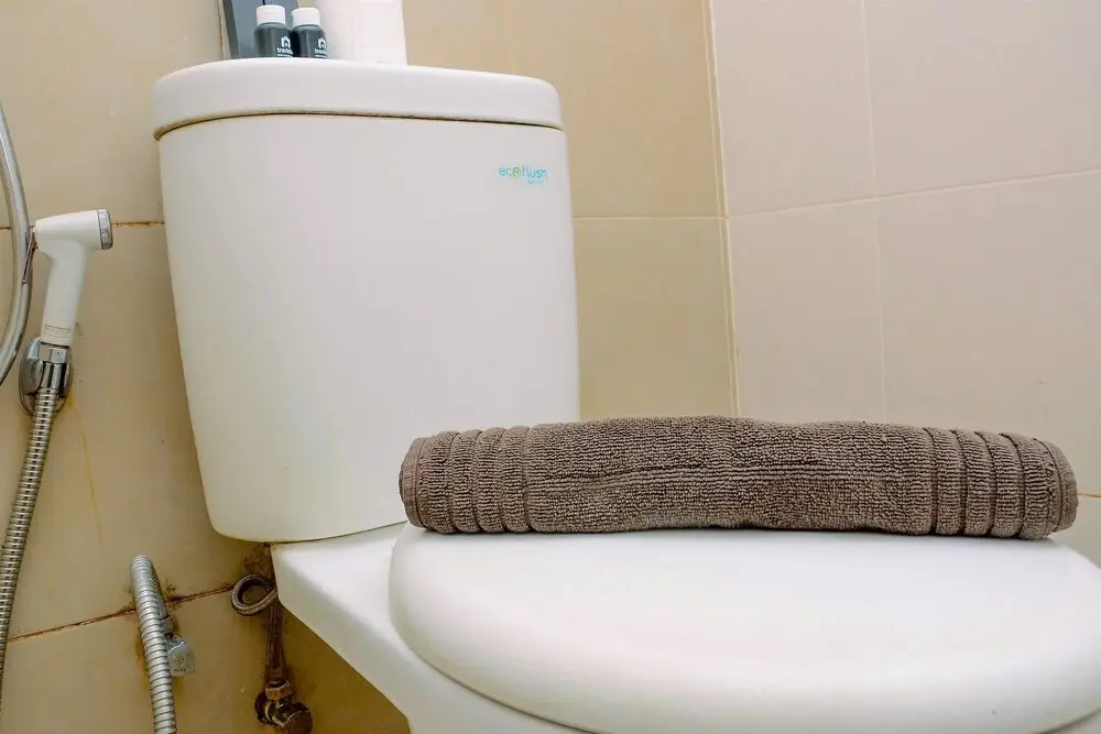 Джакарта: Beautiful and Cozy 2BR above Mall at Bassura City Apartment