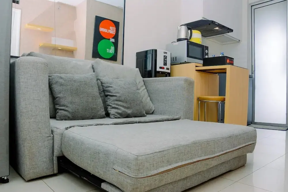 Джакарта: Beautiful and Cozy 2BR above Mall at Bassura City Apartment