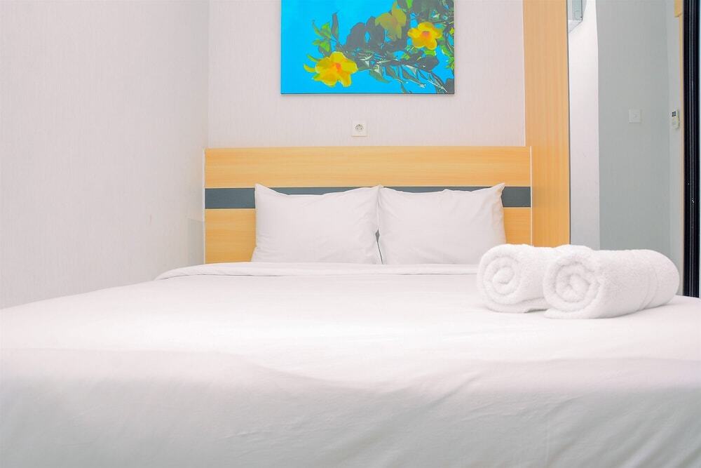 Beautiful and Cozy 2BR above Mall at Bassura City Apartment — фото 1