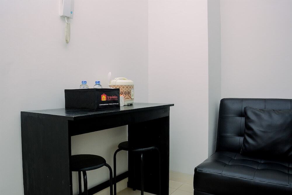 Джакарта: Homey 2BR at Bassura City Apartment
