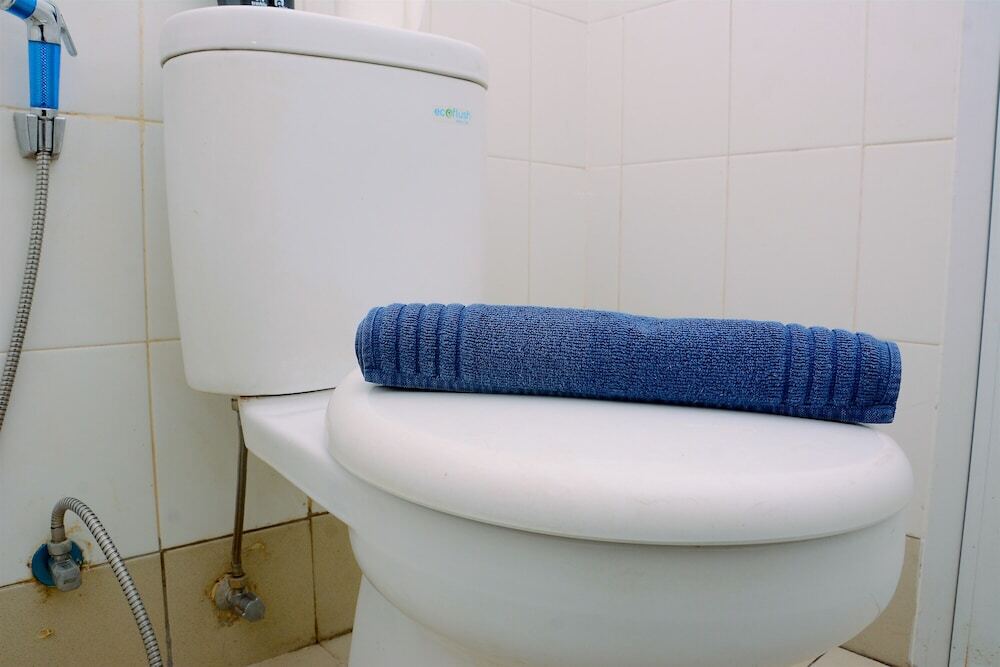 Джакарта: Homey 2BR at Bassura City Apartment