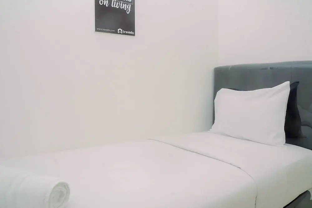 Джакарта: 2BR Modern Fully Furnished Bassura City Apartment