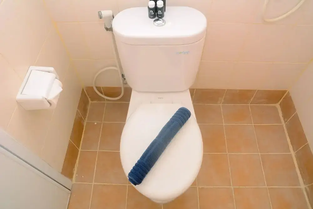 Джакарта: 2BR Modern Fully Furnished Bassura City Apartment
